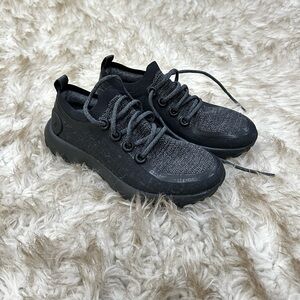 New never worn allbirds trail runners sneakers